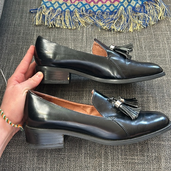 Jeffrey Campbell leather loafers with fringe toggles - Picture 2 of 4